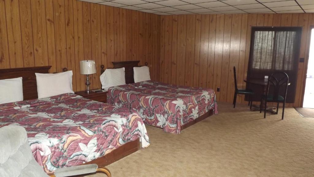Lakeview Motel Two Rivers Room photo